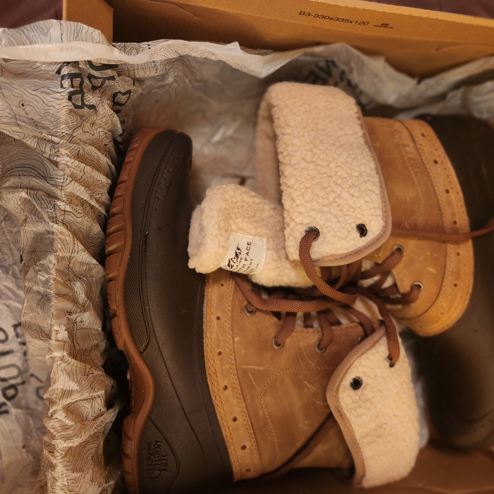 The North Face Brown and Black Winter Boots - Picture 2 of 7